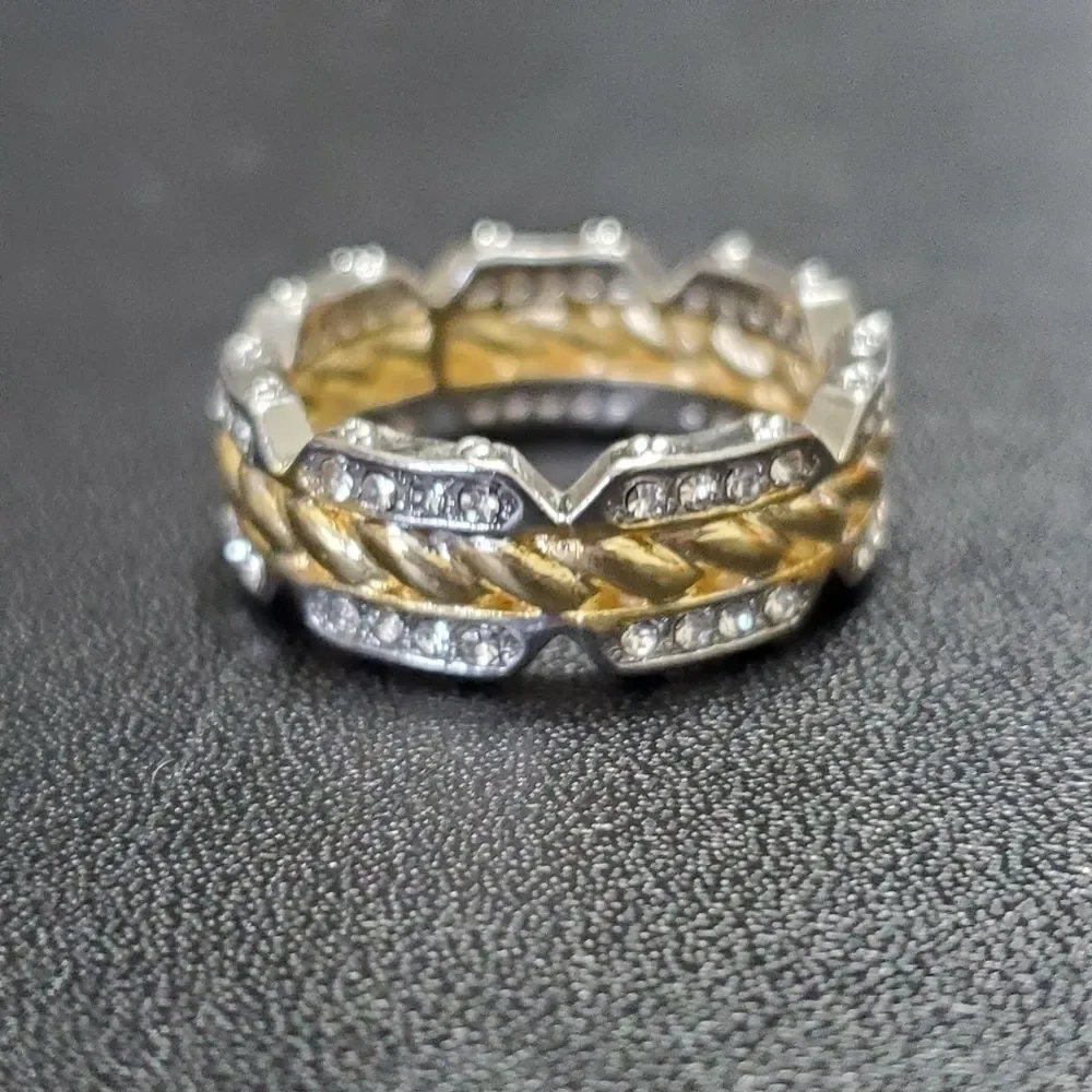 Two-tone rhinestone ring size 10